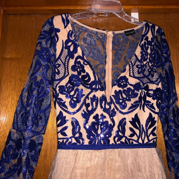 Dress - Picture 3 of 8